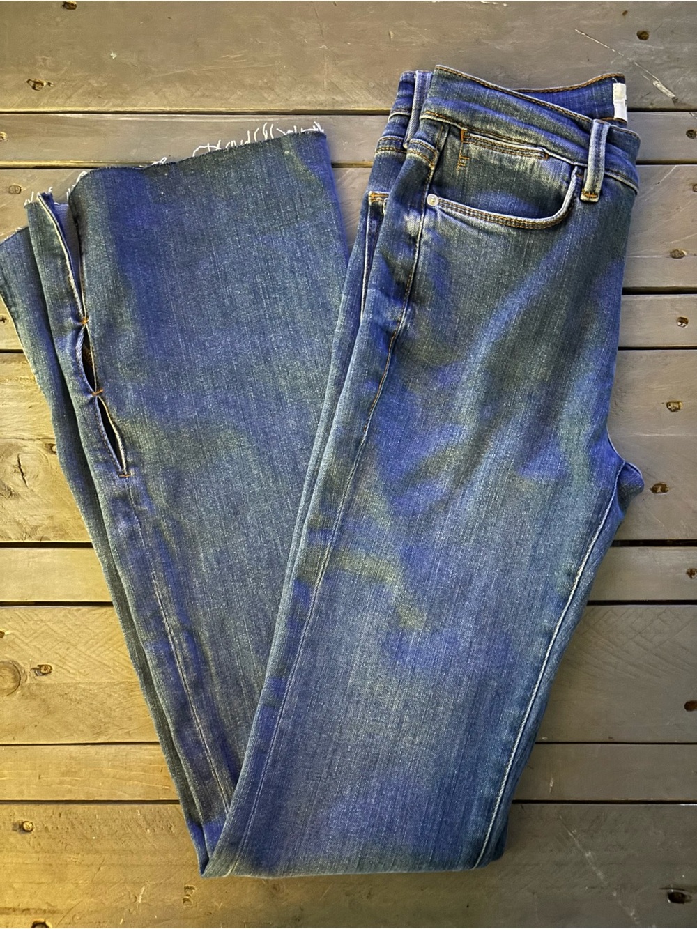 FRAME Le High Flare Jeans in Blue Wash – Size 26 – Raw Hem High Rise
